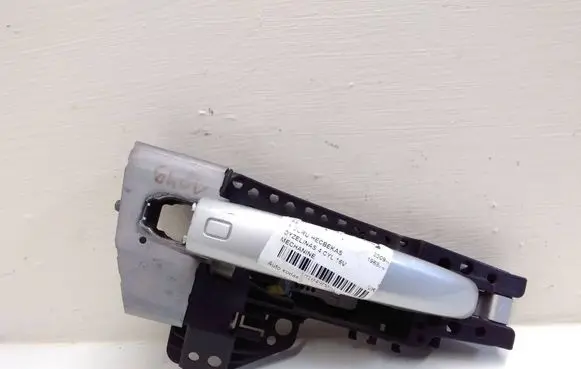 Audi A5 8T 8F Front door exterior handle 8T2837886B