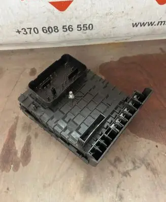 Volkswagen Golf VI Fuse box set 1K0937125D 017183073