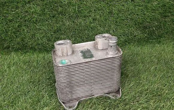 Engine oil radiator