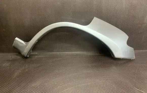 Rear fender molding trim