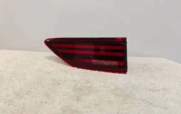 Volkswagen Golf VIII Tailgate rear/tail lights