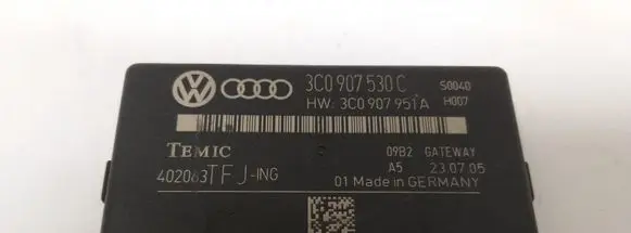 Volkswagen PASSAT B7 Gateway control module 3C0907530C 3C0907951A