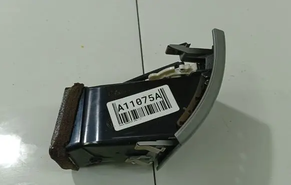 Honda Accord Dash center air vent grill S090LT