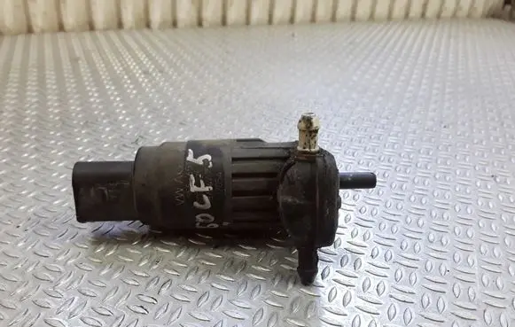 Volkswagen Golf Plus Windscreen/windshield washer pump 1T0955651