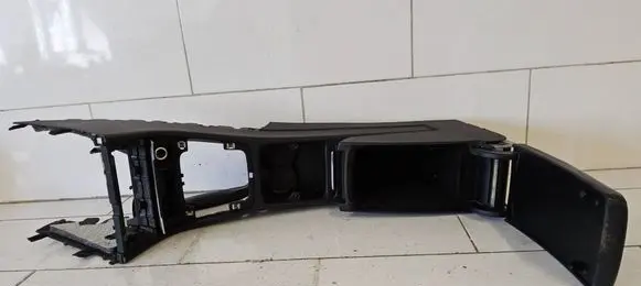 Volkswagen PASSAT B6 Armrest 3C0863319AE