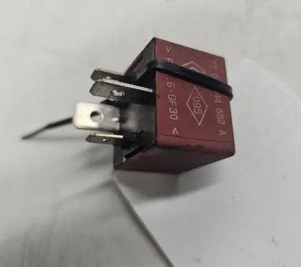 Renault Trafic II (X83) Other relay 7700844682