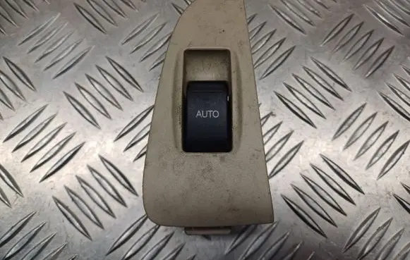 Toyota Avensis T250 Electric window control switch 7427105020 8657
