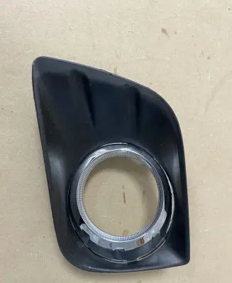 Toyota Land Cruiser (J150) Front fog light trim/grill