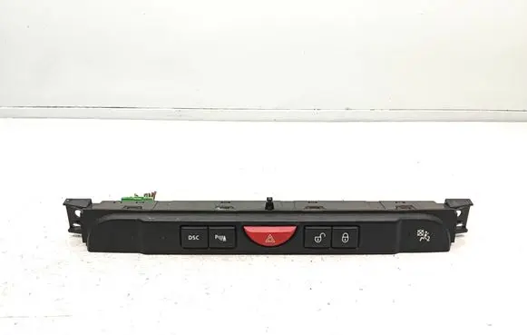 Land Rover Discovery 3 - LR3 Hazard light switch 8H2213D734BA YUL501300 0708091