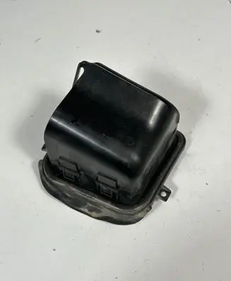 Audi A7 S7 4G Quarter panel pressure vent 4G8819302
