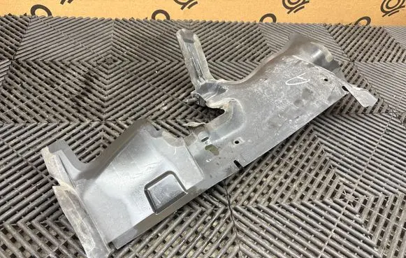 Dodge Charger Intercooler air guide/duct channel 66592 68212036AB 68236462AC