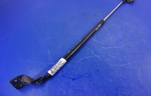 Suzuki Liana Shock absorber/damper mounting bracket 