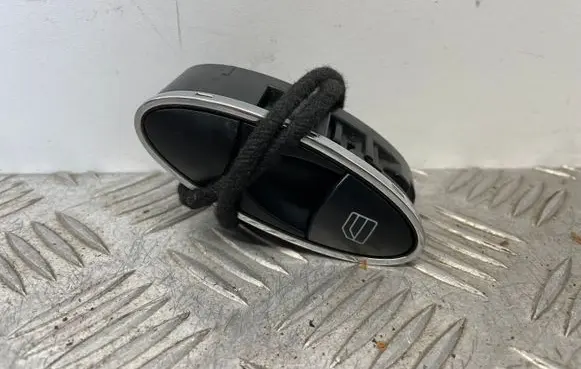 Mercedes-Benz E W211 Electric window control switch A2118218651