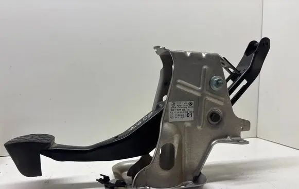 Volkswagen PASSAT B6 Brake pedal 1K1721057N