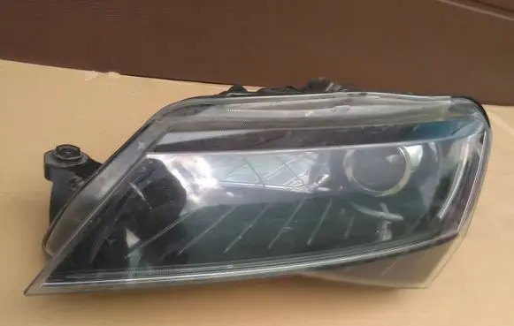 Skoda Superb B8 (3V) Headlight/headlamp 3V1941015A