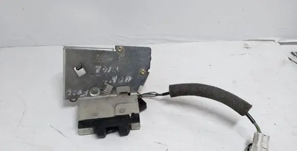 Ford Mondeo Mk III Tailgate/trunk/boot lock/catch/latch 3S7143102AA