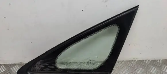 Toyota Verso Front door vent window glass four-door 43R00097