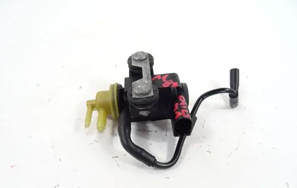 Audi A1 Turbo solenoid valve 04L131051M