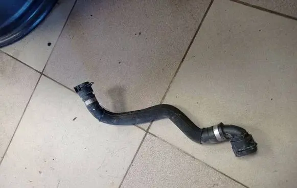 Mercedes-Benz EQS X296 Coolant pipe/hose A2975015700 2975015700