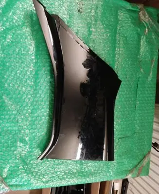 Rear fender molding trim