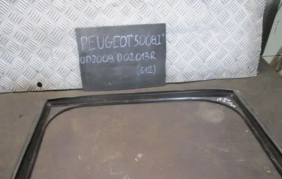 Peugeot 5008 Rubber seal loading door 