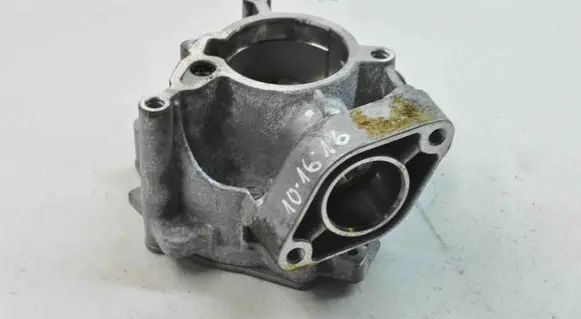 Volkswagen Golf VII Vacuum pump 06L145100B