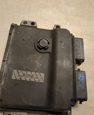 Suzuki SX4 Engine control unit/module 3391075kc