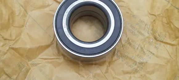 Ford Kuga II Front wheel ball bearing 