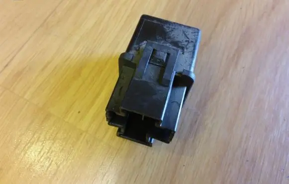 Mitsubishi Carisma Other relay MB953381