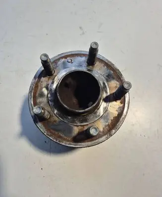 Opel Astra K Rear wheel hub 13580386 62160070