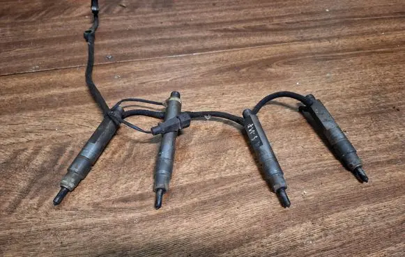 Volkswagen PASSAT B5 Fuel injector 58P144