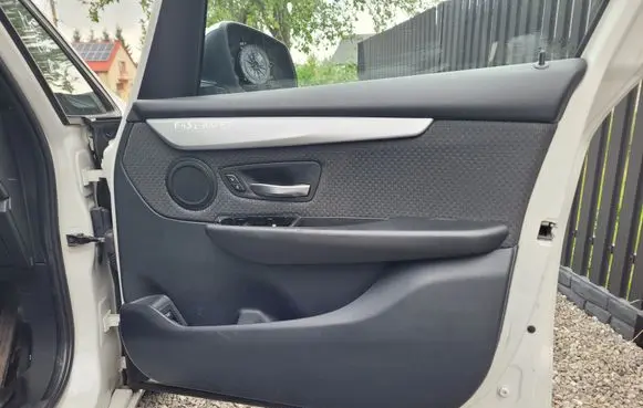 BMW 2 F45 Front door card panel trim BOCZEKPRAWY