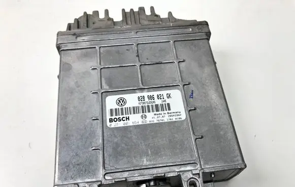 Volkswagen PASSAT B5 Engine control unit/module 028906021GK 0281001654