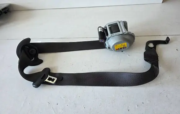 Opel Astra K Front seatbelt 39141265 367970717