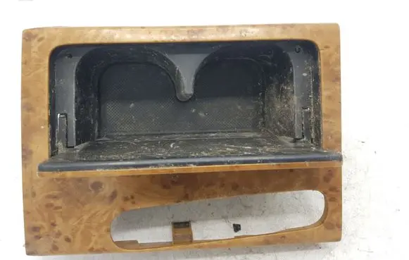 Cup holder front