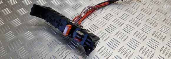 Mercedes-Benz Sprinter W901 W902 W903 W904 Fuse module 9015450060