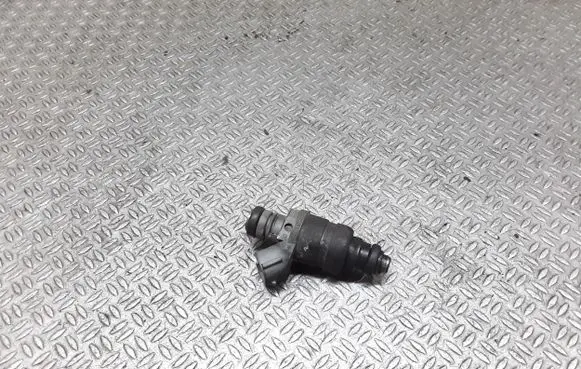 Audi A3 S3 8P Fuel injector 06A906031BT