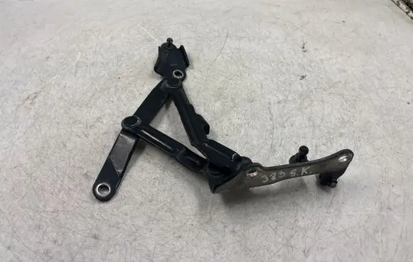 Mitsubishi Lancer X Tailgate/trunk/boot hinge 