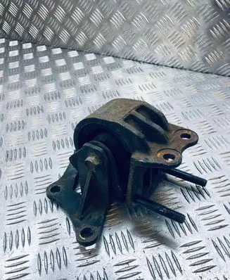 Hyundai Santa Fe Engine mount bracket