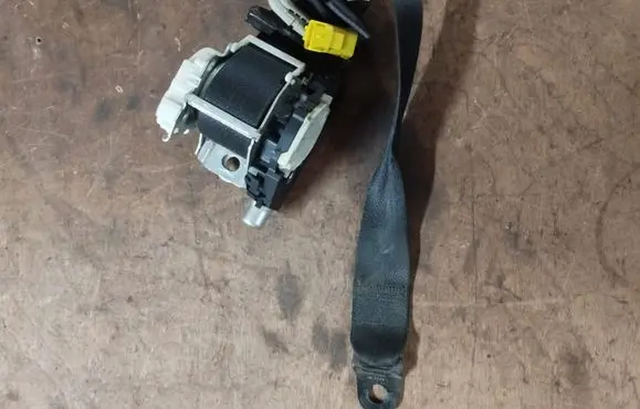 Chrysler Town & Country V Front seatbelt P0ZV691X9AF