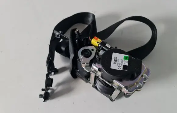 Volvo XC90 Front seatbelt 636198600E