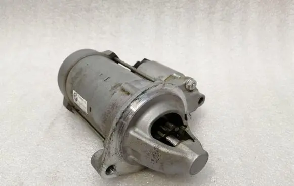 BMW 7 F01 F02 F03 F04 Starter motor 7566337
