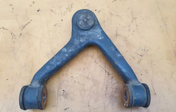 Iveco Daily 35 - 40.10 Front lower control arm/wishbone 500379801