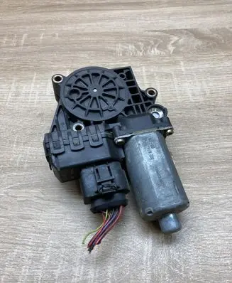 Audi A6 S6 C5 4B Rear door window regulator motor 0130821784 2203002163