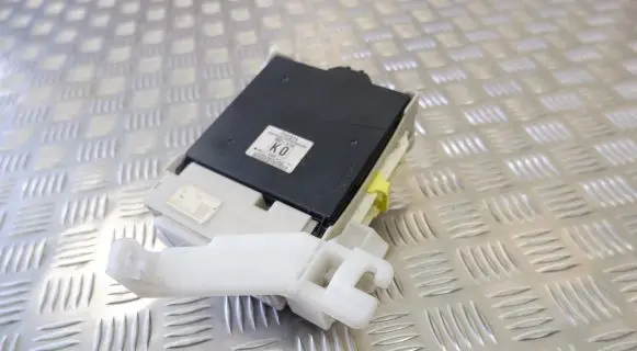 Toyota Prius (XW30) Comfort/convenience module 8922147120 8273047450