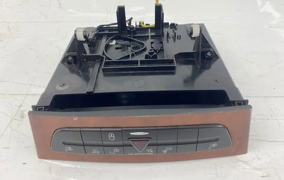 Mercedes-Benz E W211 Dashboard storage box/compartment A2116303152