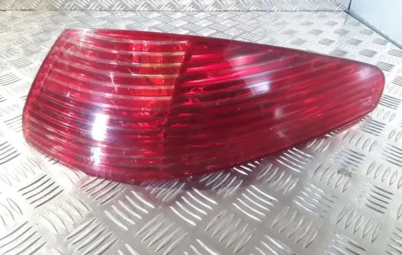 Peugeot 607 Rear/tail lights 2543D