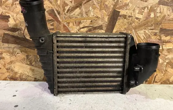 Volkswagen PASSAT B5 Intercooler air channel guide 059145806