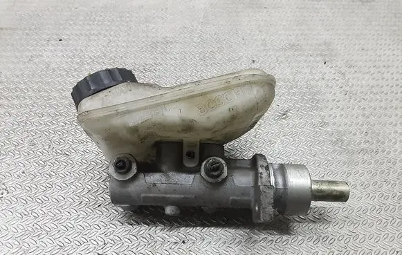 Master brake cylinder