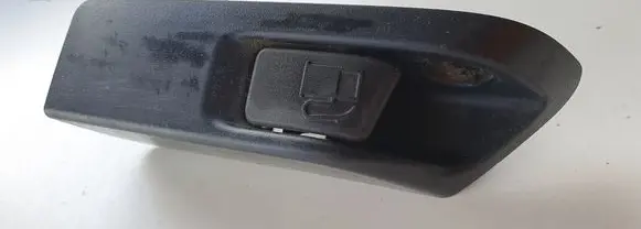 Toyota Prius+ (ZVW40) Fuel tank opening switch 